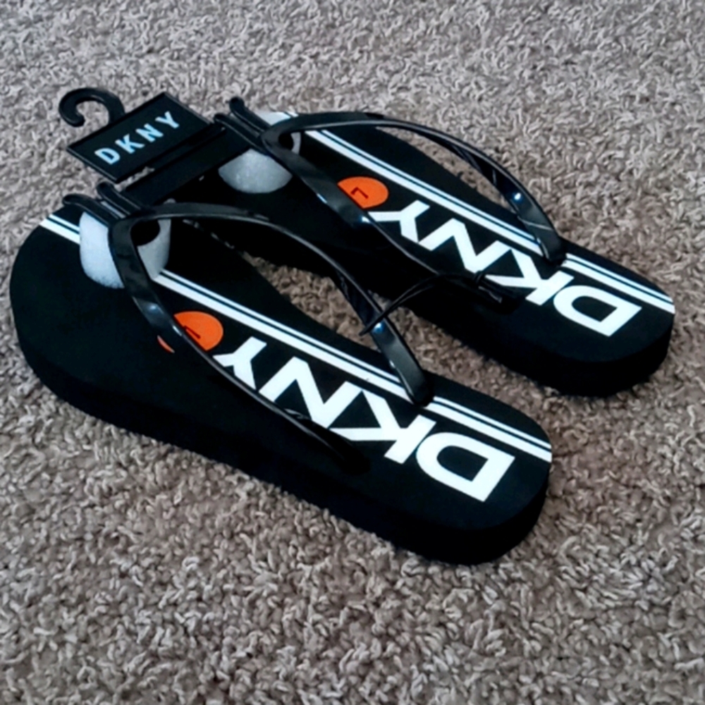 DKNY flip flops